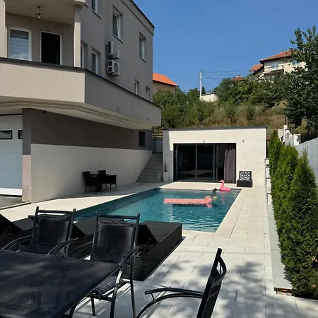 Sunrise With Swimming Pool Villa